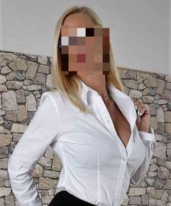 Соблазнительная брюнетка приглашает в уютное гнездышко для отдыха и расслабления. Гарантирую атмосферу ненавязчивого уюта и полное погружение в мир наслаждения. 15137, 48 лет