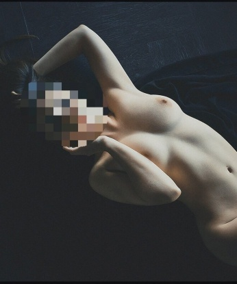 Живу в Москве и готова подарить тебе незабываемые моменты. Приглашу в свой просторный и уютный апартамент, где создам атмосферу релакса и удовольствия. Мои услуги включают классический секс, оральные ласки и различные эротические массажи. Фото, которые ты видишь, абсолютно реальны, и я уверена, что мы найдем общий язык и наши встречи станут твоими самыми приятными воспоминаниями. Жду вашего звонка, чтобы сделать твои фантазии ярче и искреннее 😏🌹💋 5796, 24 года